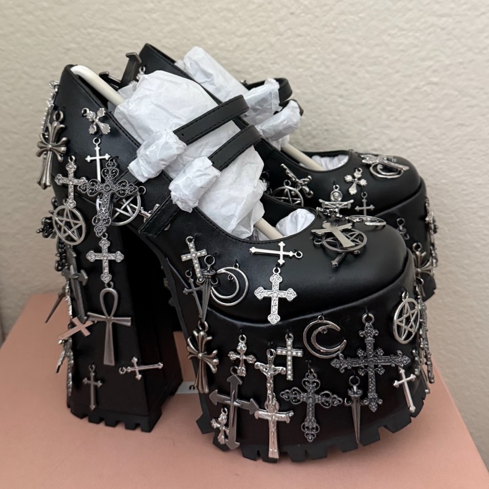 DollsKill Worship Platform Mary Janes Size 5